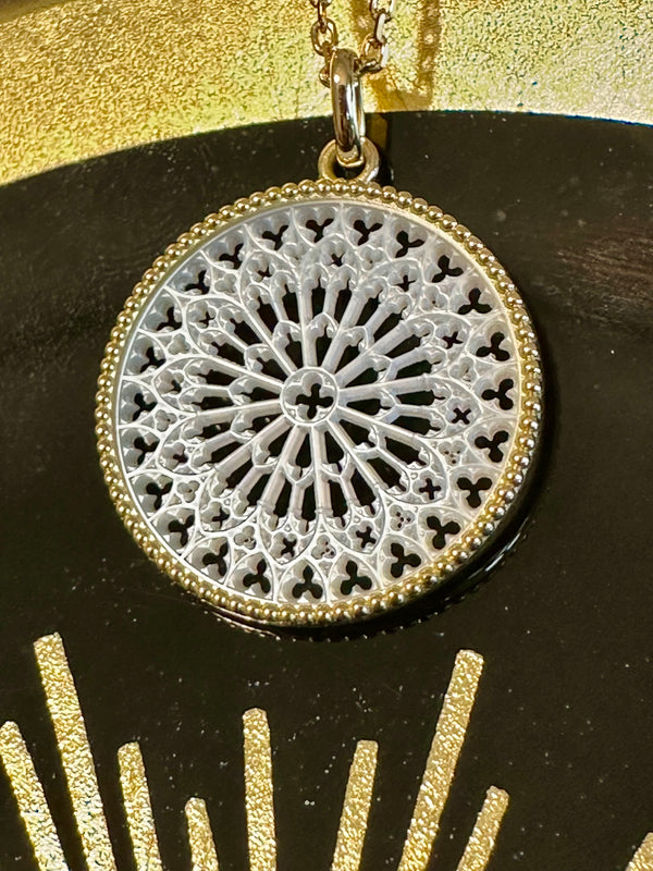 Rosace Notre Dame de Paris et son Entourage Perlé